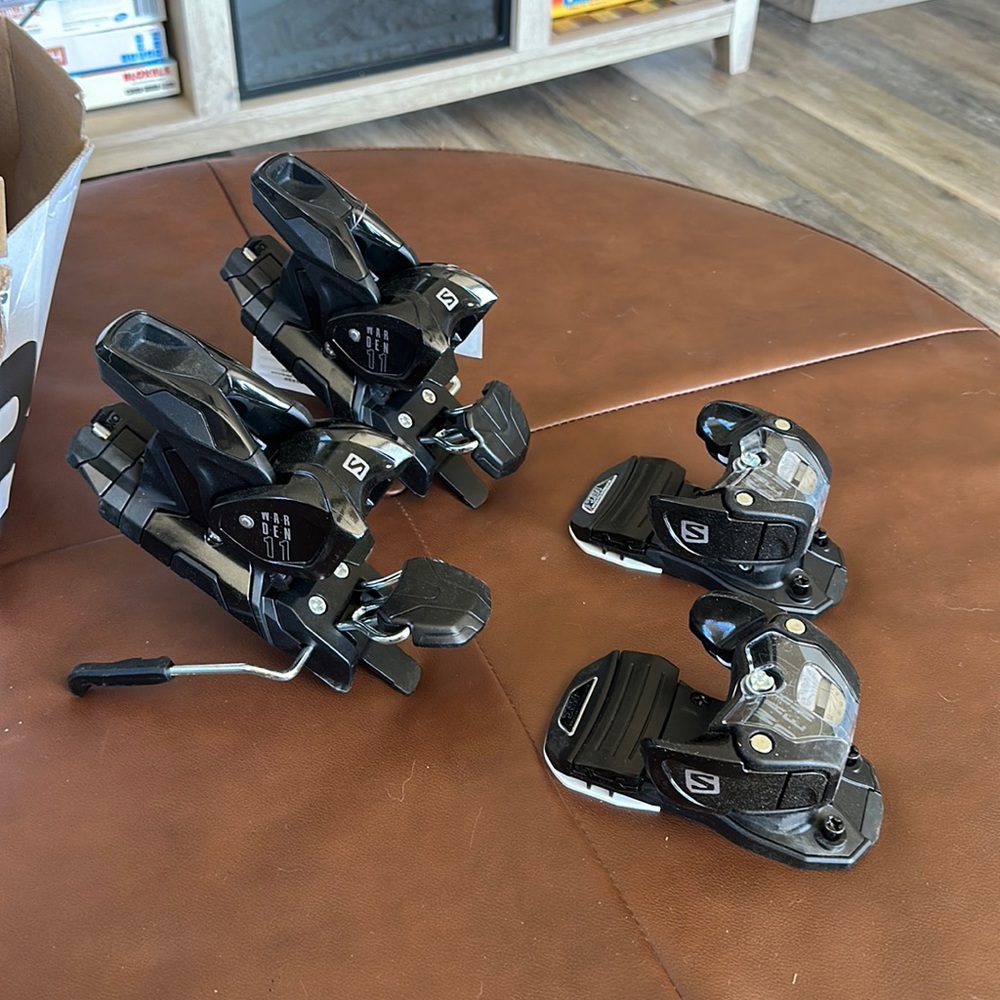 Brand new Salomon ski bindings